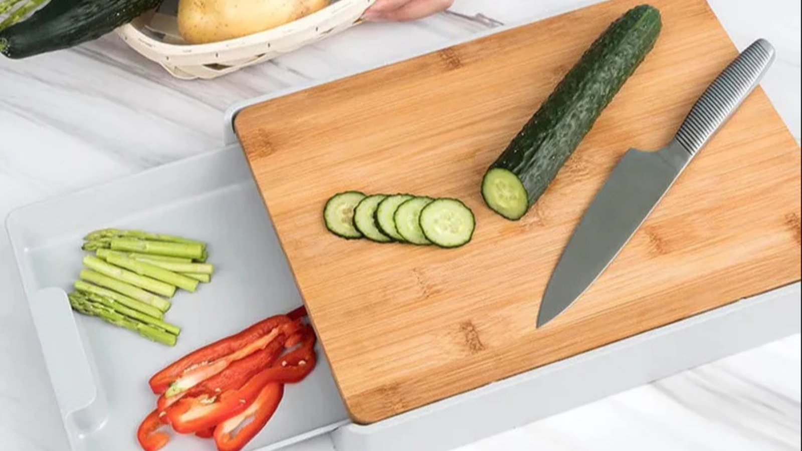 Tábua de corte com gaveta para organização da cozinha